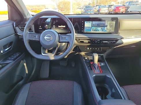 Used 2025 Nissan Kicks SR image 10