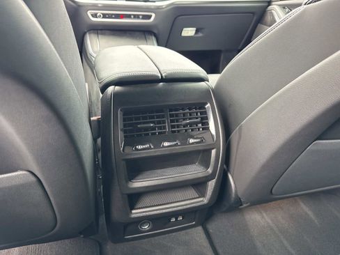 Used 2025 BMW X5 xDrive50e image 17