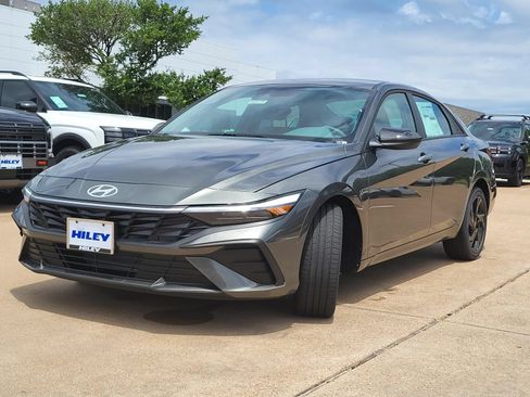 New 2026 Hyundai Elantra Sport FWD image 2