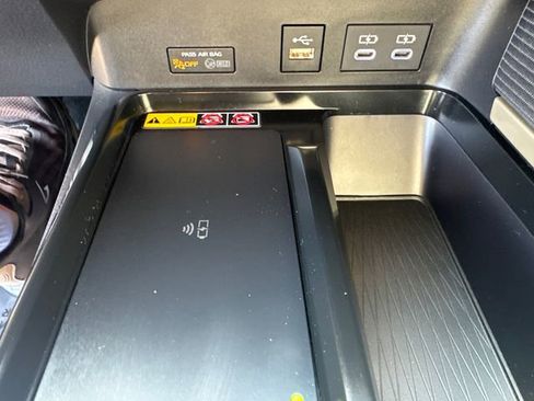 Certified 2025 Toyota Camry SE image 38