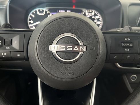 Used 2022 Nissan Rogue SV FWD image 60