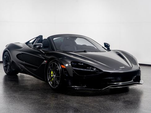 Used 2024 McLaren 750S Spider image 5