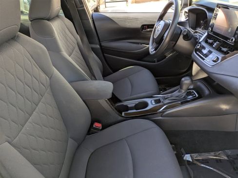 Used 2022 Toyota Corolla LE image 11