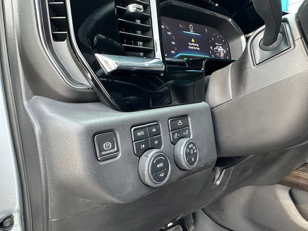 Used 2024 Chevrolet Silverado 1500 LT Trail Boss w/ Convenience Package II AWD/4WD image 33