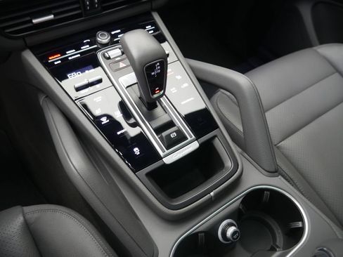 Certified 2023 Porsche Cayenne AWD/4WD image 43