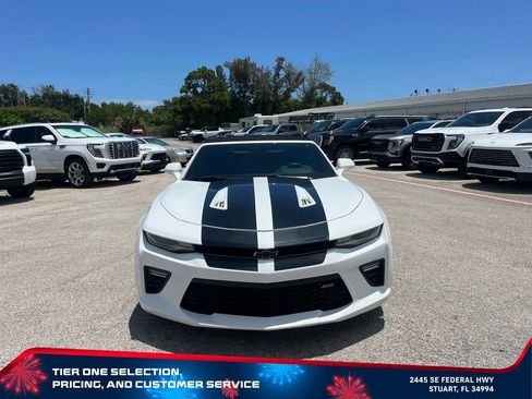 Used 2018 Chevrolet Camaro SS RWD image 3