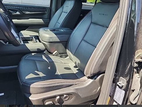 Used 2023 GMC Yukon Denali w/ Denali Reserve Package AWD/4WD image 6