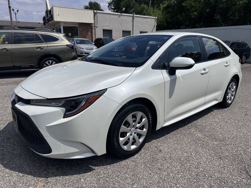 Used 2021 Toyota Corolla LE FWD image 1