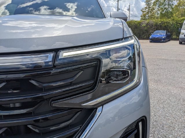 Used 2026 Volkswagen Atlas SEL Premium R-Line AWD/4WD image 9