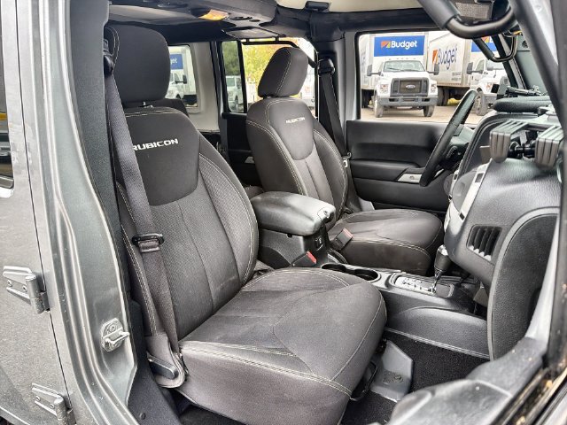 Used 2016 Jeep Wrangler Unlimited Rubicon w/ Connectivity Group AWD/4WD image 22