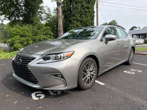 Used 2016 Lexus ES 350 w/ Premium Package w/Wood Trim FWD image 7
