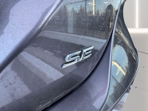 Used 2020 Toyota Camry SE image 10
