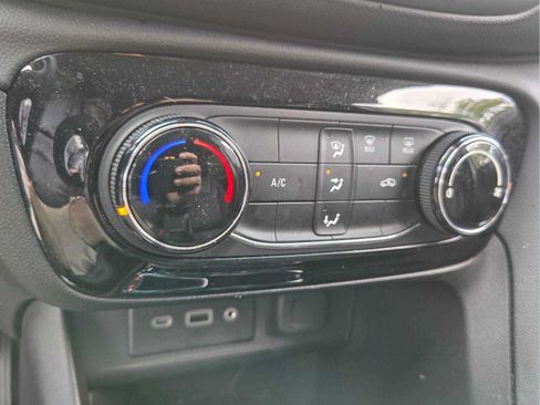 Used 2023 Buick Encore GX Preferred FWD image 23
