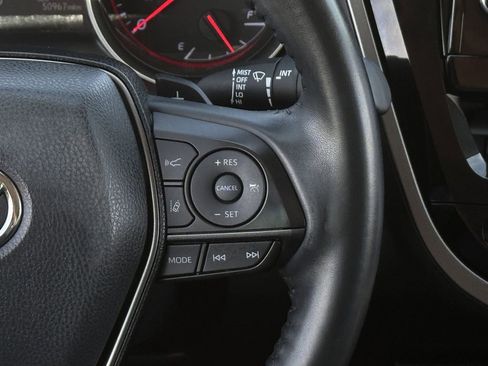Used 2021 Toyota Camry XSE FWD image 15