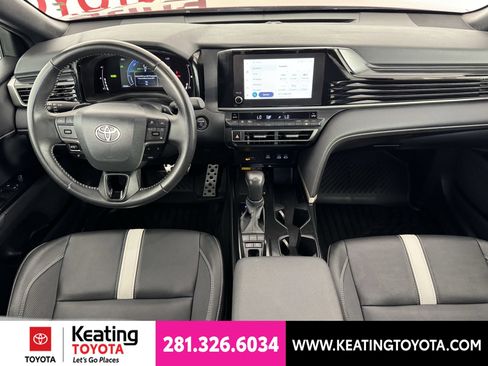 Used 2025 Toyota Camry SE FWD image 22