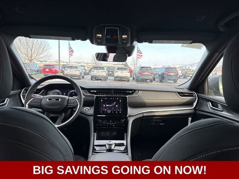 New 2025 Jeep Grand Cherokee Laredo image 38