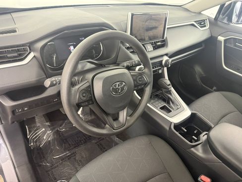 Used 2025 Toyota RAV4 XLE w/ Convenience Package image 17
