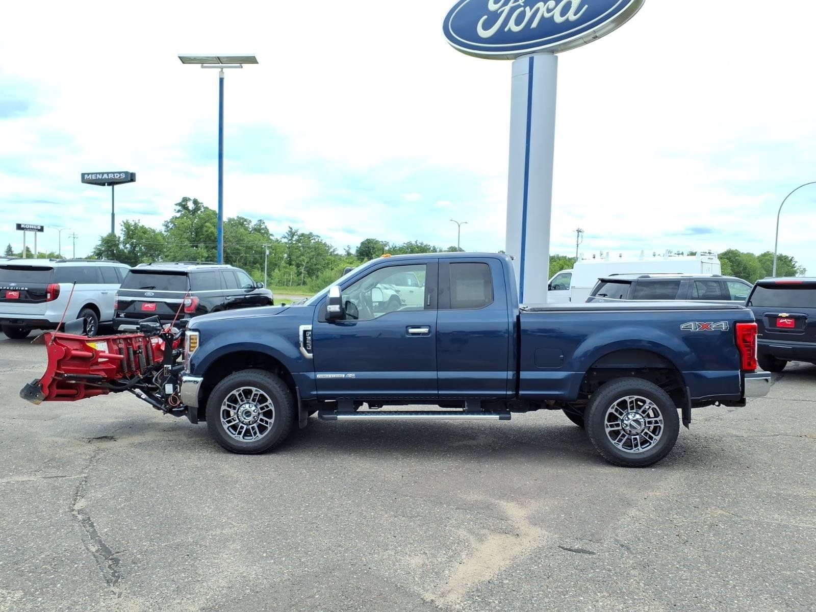 Used 2019 Ford F350 XLT w/ XLT Premium Package AWD/4WD image 2