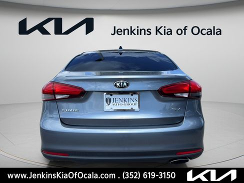Used 2017 Kia Forte EX FWD image 4