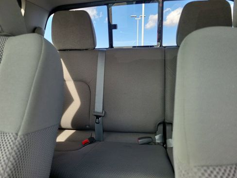 Used 2017 Nissan Frontier SV image 17