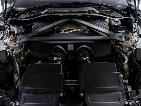 Used 2025 Aston Martin V8 Vantage Coupe image 46