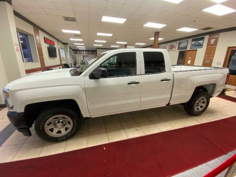 Used 2018 Chevrolet Silverado 1500 W/T image 2
