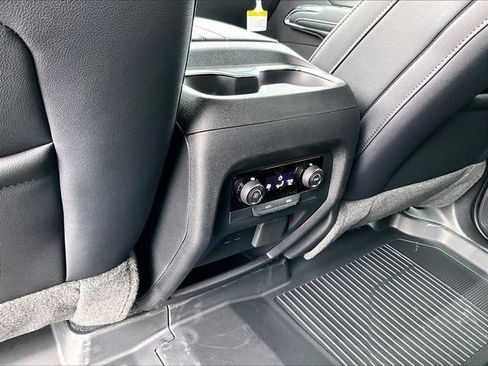 New 2026 Chevrolet Traverse LT w/ Sun and Wheel Package image 18