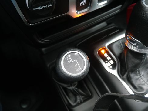 Used 2024 Jeep Wrangler Sport S image 27