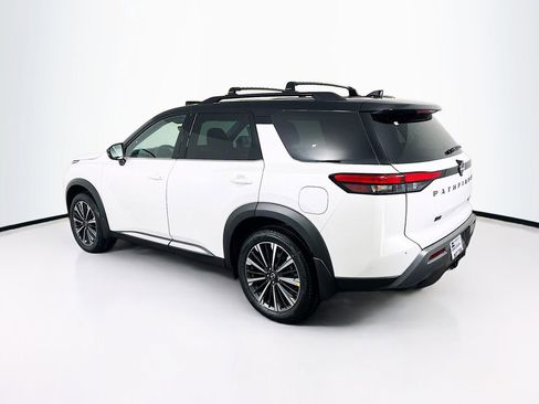 New 2026 Nissan Pathfinder Platinum image 5