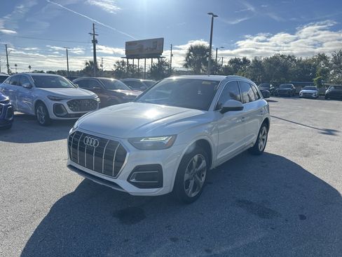 Used 2021 Audi Q5 Premium Plus w/ Premium Plus Package image 2