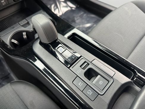 Used 2024 Toyota Prius LE image 19