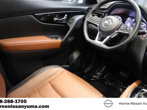 Used 2018 Nissan Rogue SL w/ Premium Package FWD image 10
