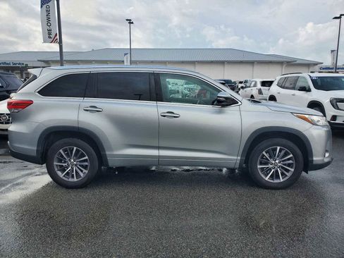 Used 2017 Toyota Highlander XLE image 1