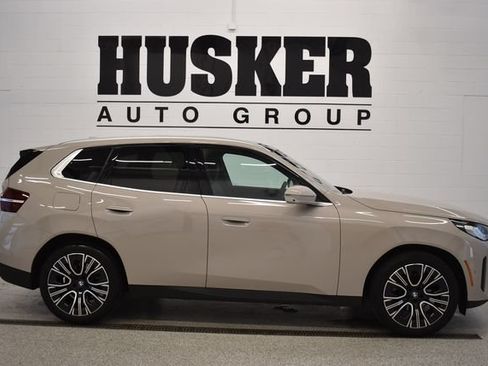 Used 2025 BMW X3 xDrive30i w/ Premium Package AWD/4WD image 2