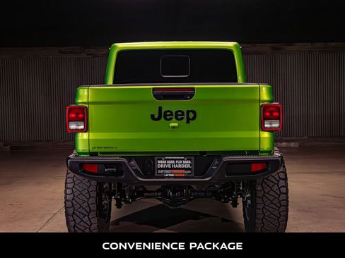 Used 2025 Jeep Gladiator Sport AWD/4WD image 7