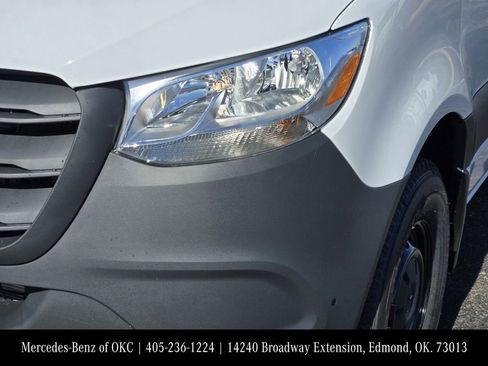 Used 2025 Mercedes-Benz Sprinter 2500 image 7