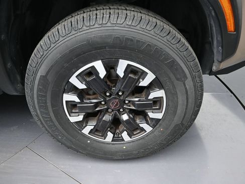 Used 2022 Nissan Frontier Pro-X RWD image 9