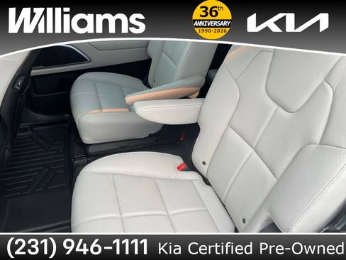 Used 2023 Kia Telluride EX w/ EX Captain's Chair Package AWD/4WD image 17