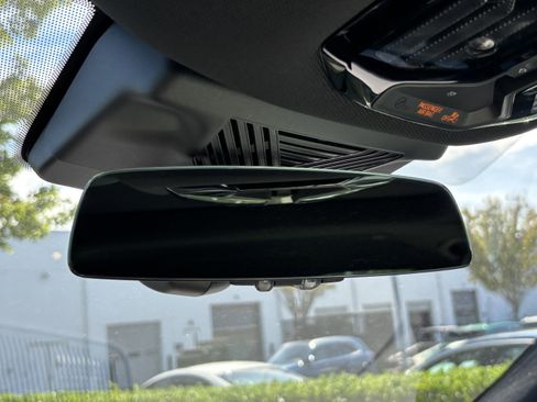 Certified 2025 BMW 530i xDrive w/ Premium Package image 27