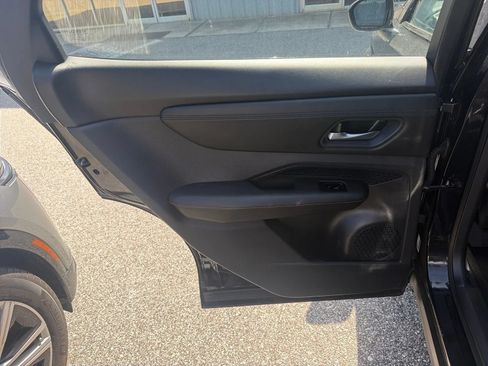 Used 2024 Nissan Ariya FWD image 16