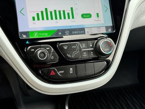 Used 2018 Chevrolet Bolt Premier w/ Driver Confidence II Package FWD image 24