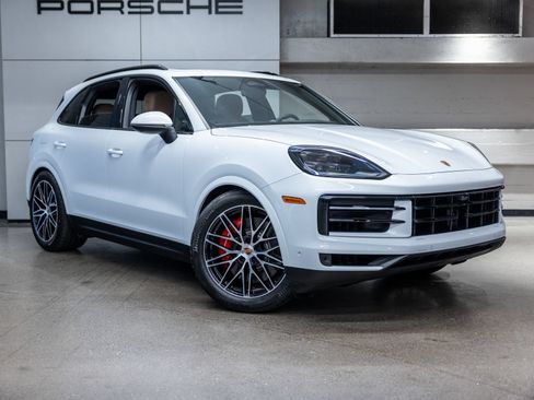 Certified 2026 Porsche Cayenne S AWD/4WD image 10