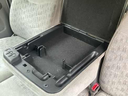 Used 1999 Ford F350 XLT image 17