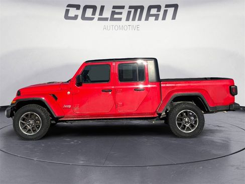 Used 2023 Jeep Gladiator Overland image 2