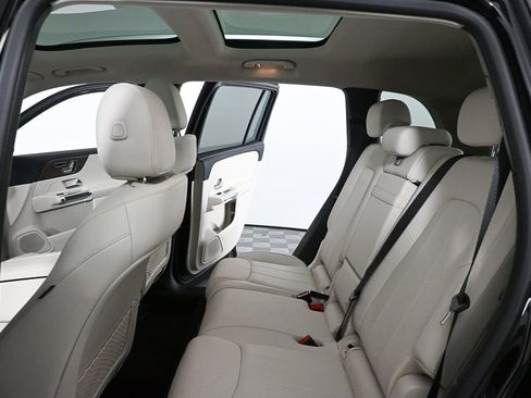 Certified 2023 Mercedes-Benz GLB 250 w/ Premium Package image 19