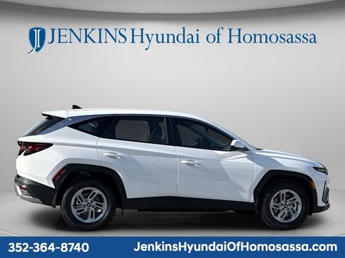 New 2026 Hyundai Tucson SE image 2