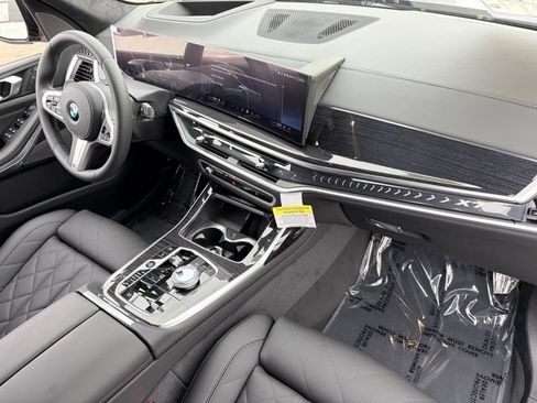 Used 2026 BMW X7 xDrive40i w/ M Sport Package AWD/4WD image 12