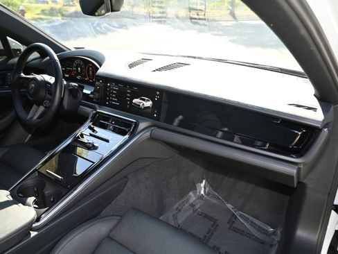 Used 2024 Porsche Panamera 4 image 48