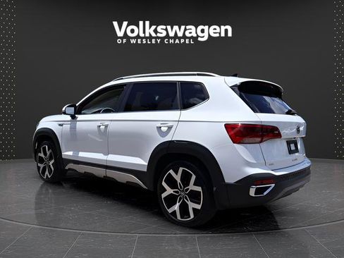 Certified 2022 Volkswagen Taos SEL AWD/4WD image 6