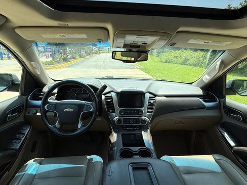 Used 2018 Chevrolet Suburban LT RWD image 4